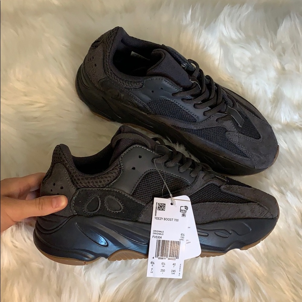 Yeezy Boost 700